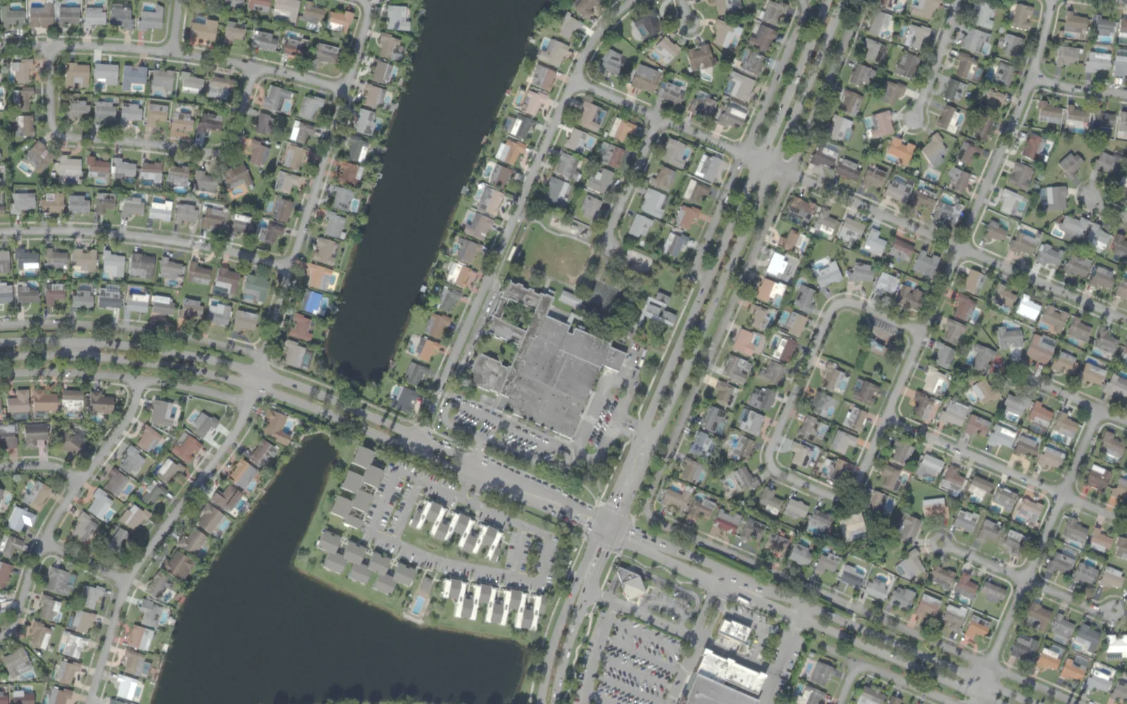 Pembroke Lakes Elementary School's campus in Pembroke Pines, seen from the air