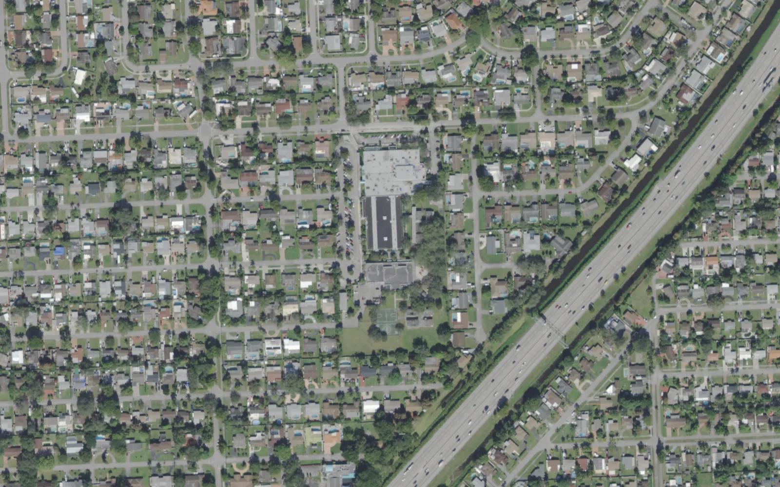 Pembroke Pines Elementary School's campus in Pembroke Pines, seen from the air